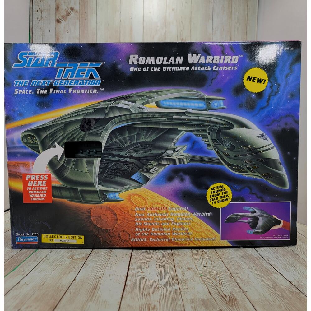 Vintage Star Trek TNG Romulan Warbird Attack Cruiser Collector Edition Playmates